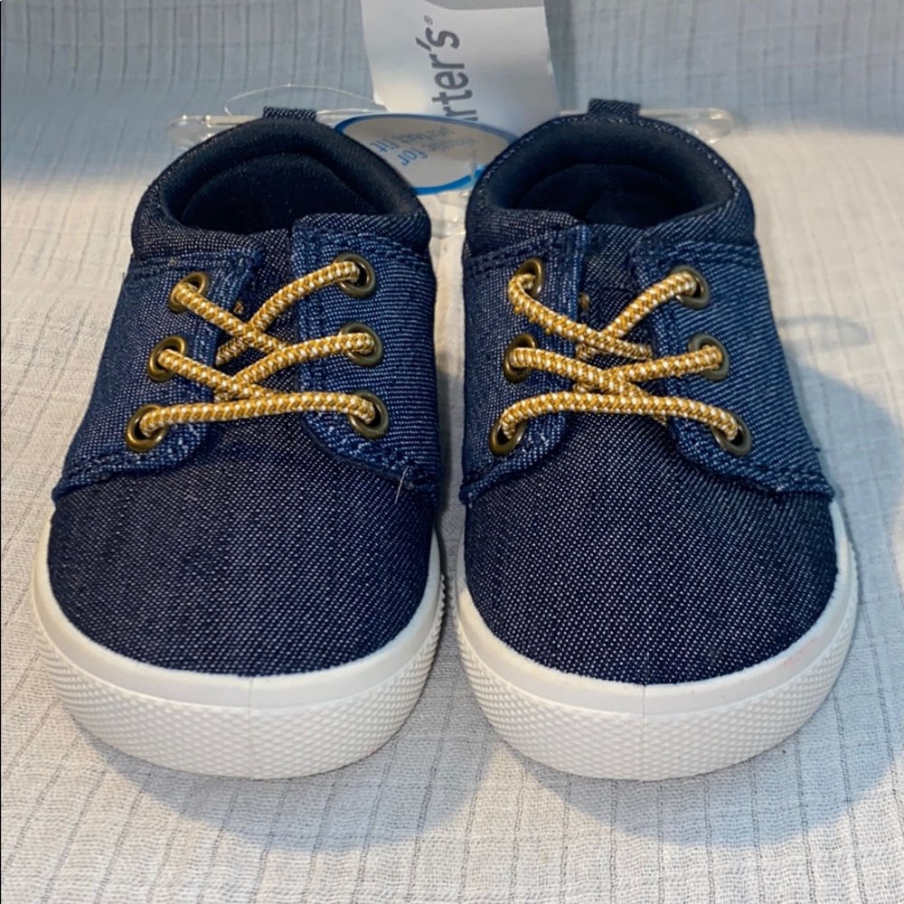 Carter’s sneakers - Toddler Baby Sz 4